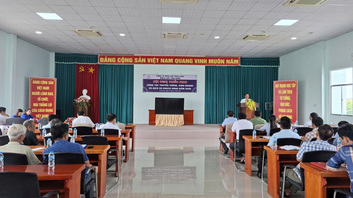 Điện lực Tân Quới tổ chức hội nghị truyền thông triển khai kế hoạch ngừng thu tiền điện tại nhà khách hàng